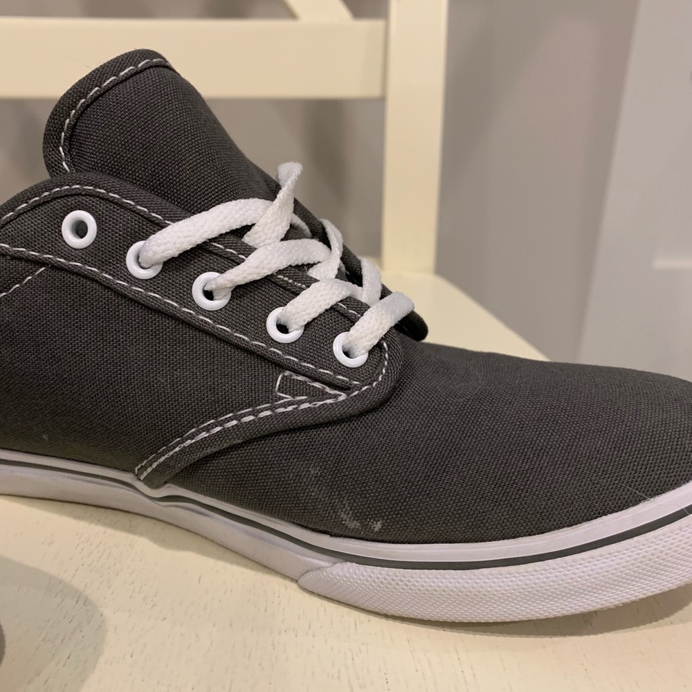 Vans - Picture 2 of 5